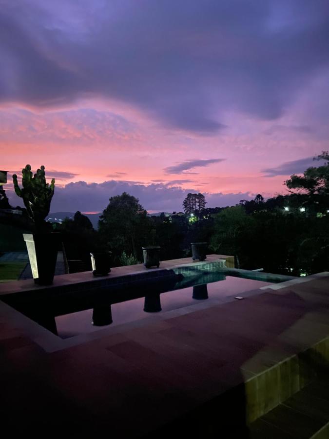 Lar - Chale Com 4 Quartos Em Campos do Jordão