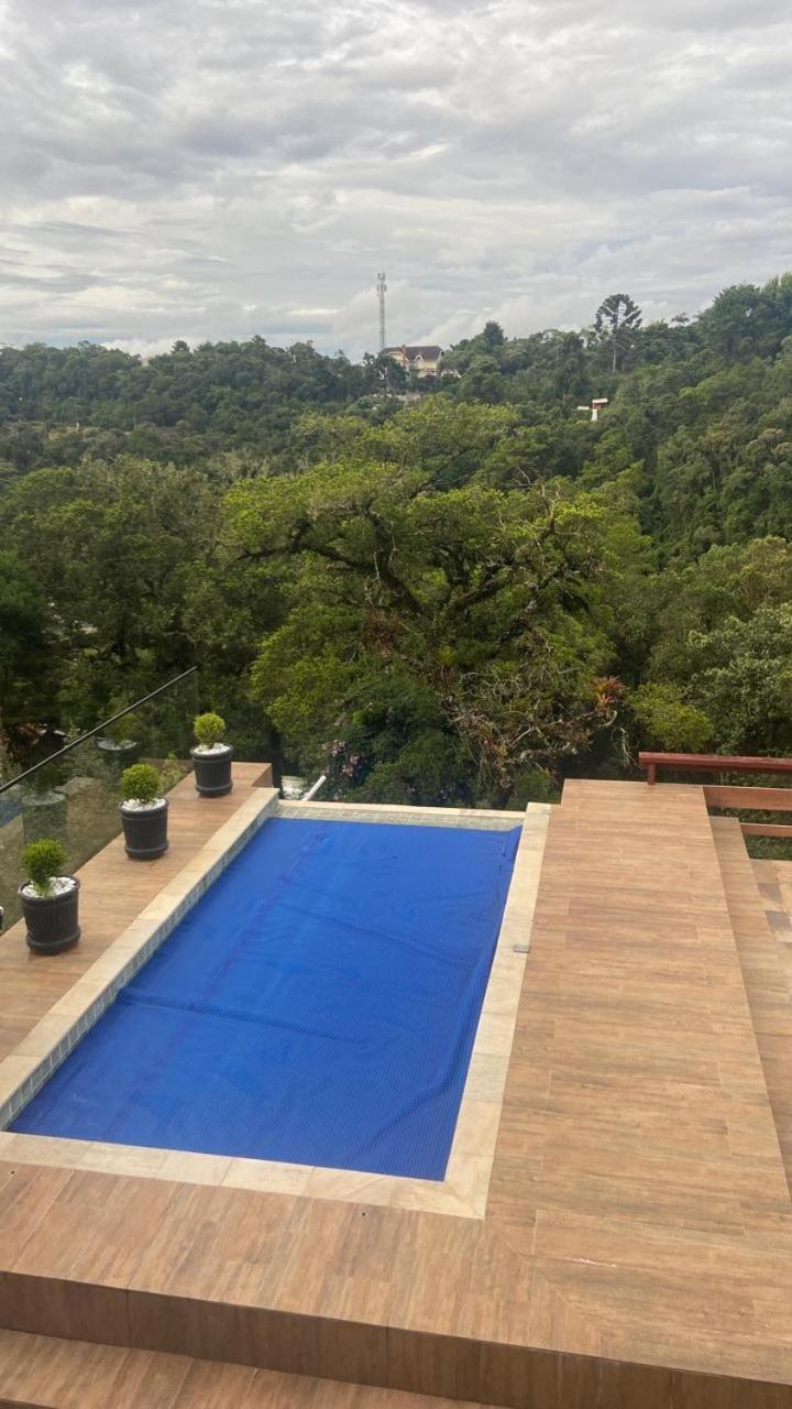 Lar - Chale Com 4 Quartos Em *