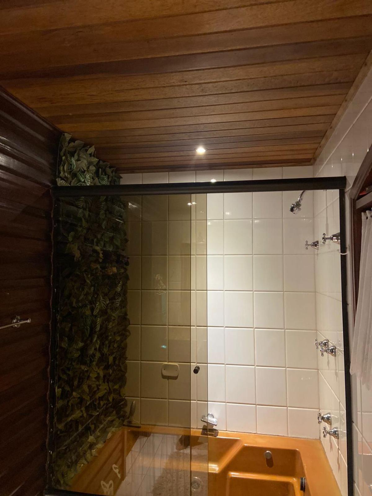 Lar - Chale Com 4 Quartos Em